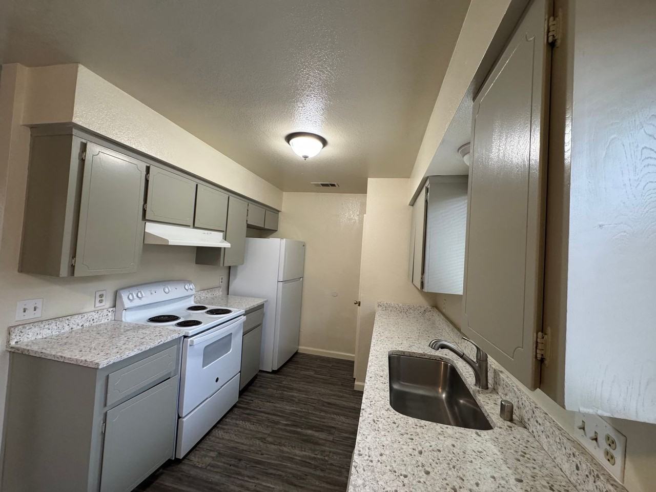 180 W 9th St - Photo 4 of 21