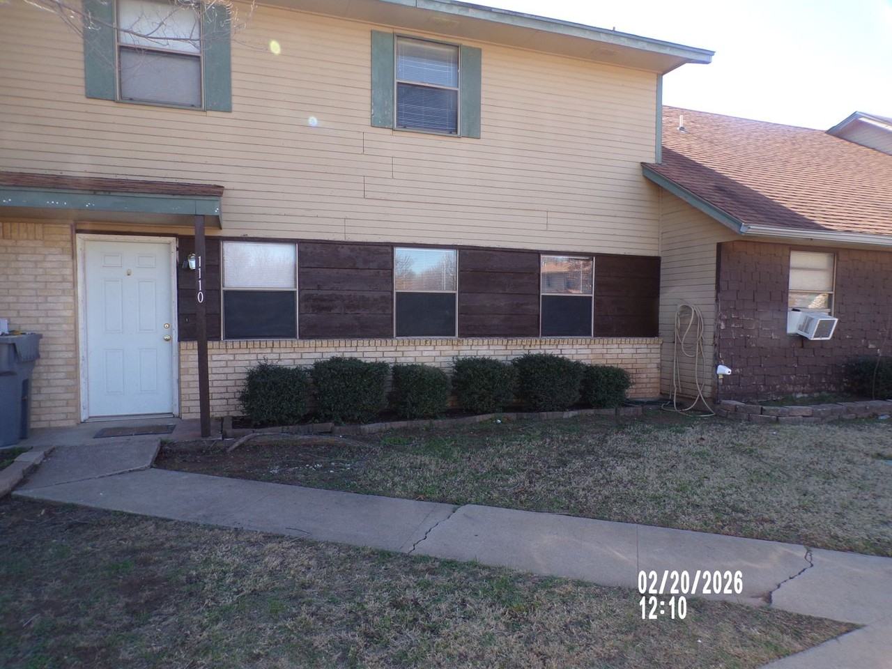 1110 Nw 52nd Cir - Photo 2 of 33