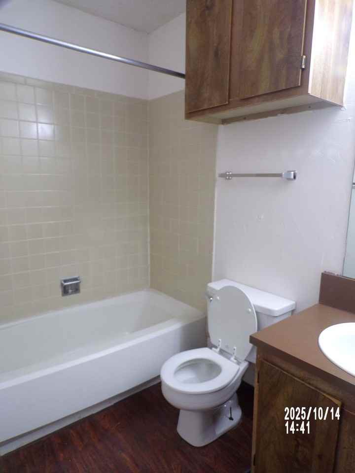 1110 Nw 52nd Cir - Photo 4 of 33