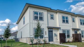 featured image of 1610 Lummus Dr #1