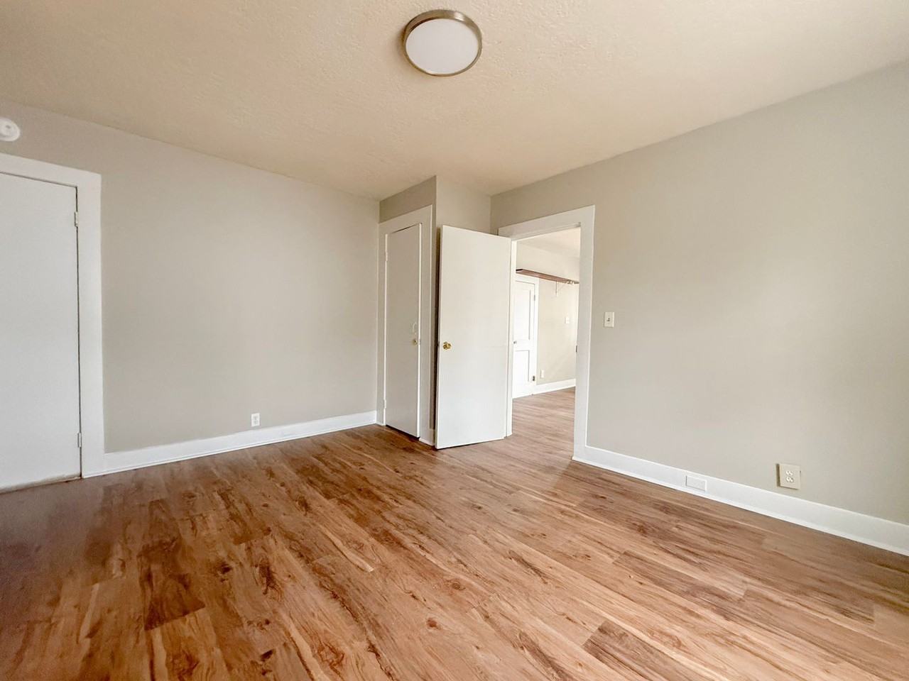 126 N Main St - Photo 7 of 13