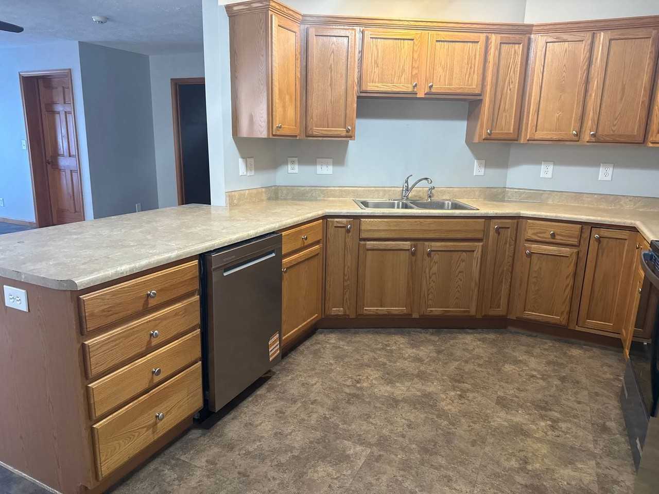 2912 Sandy Ln - Photo 4 of 24