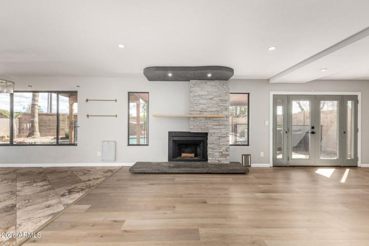 18653 N 43rd Dr - Photo 2 of 27