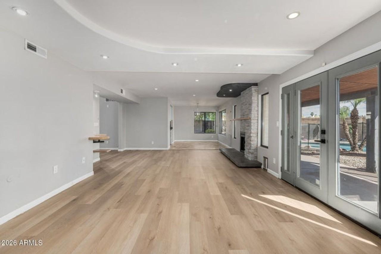 18653 N 43rd Dr - Photo 3 of 27