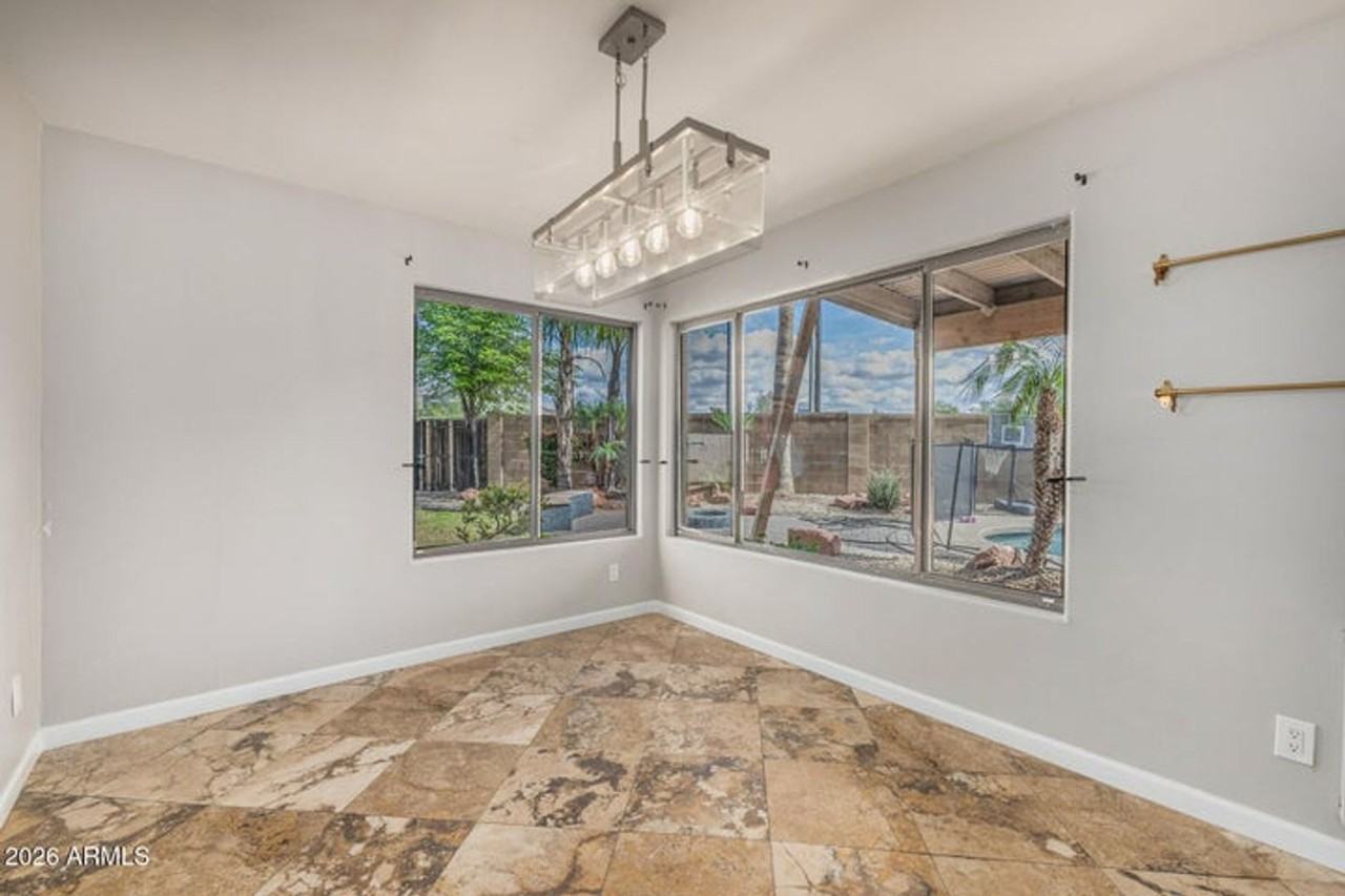 18653 N 43rd Dr - Photo 4 of 27