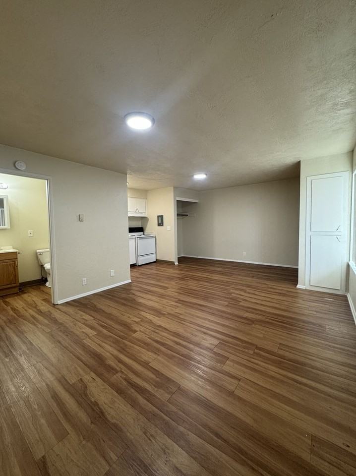 HAL1 - Photo 7 of 23