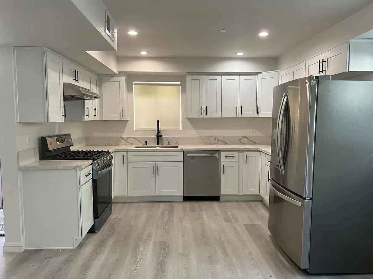 1258 W 37th Dr - Photo 2 of 10