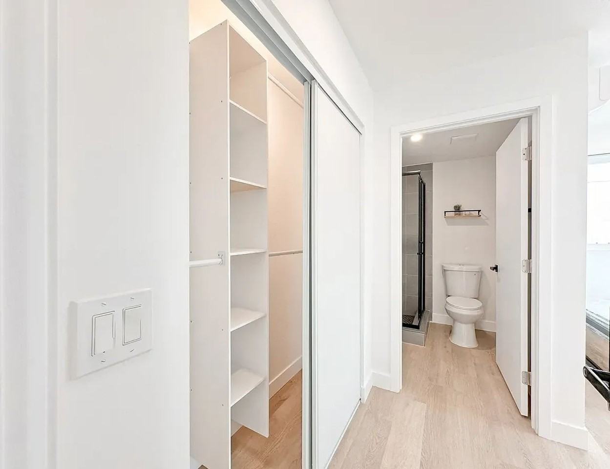 1258 W 37th Dr - Photo 7 of 10