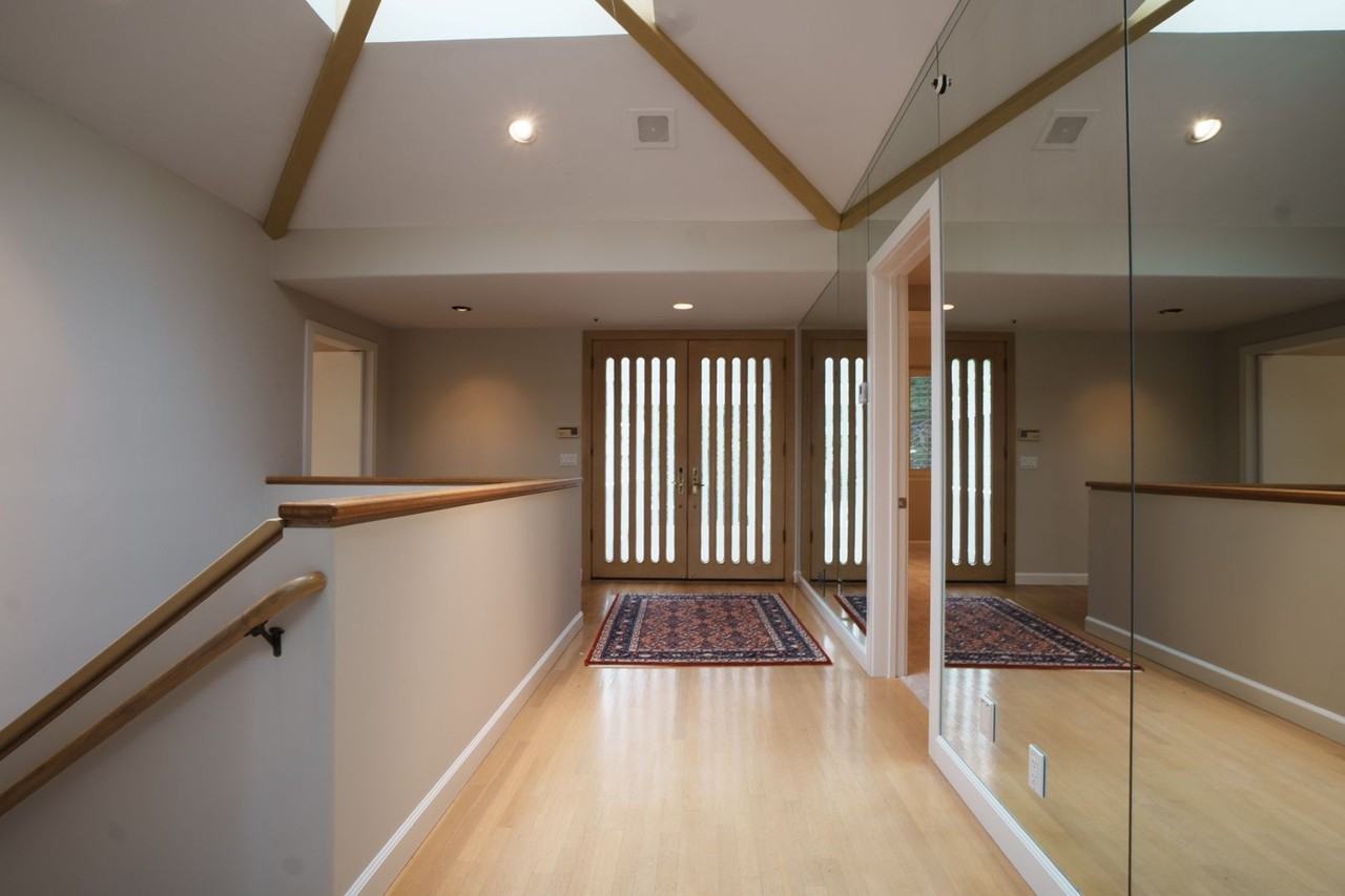 671 Manresa Ln - Photo 5 of 13