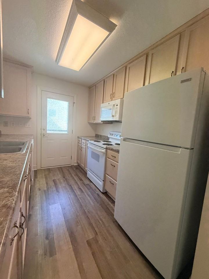 67 Covered Bridge Dr - Photo 3 of 10