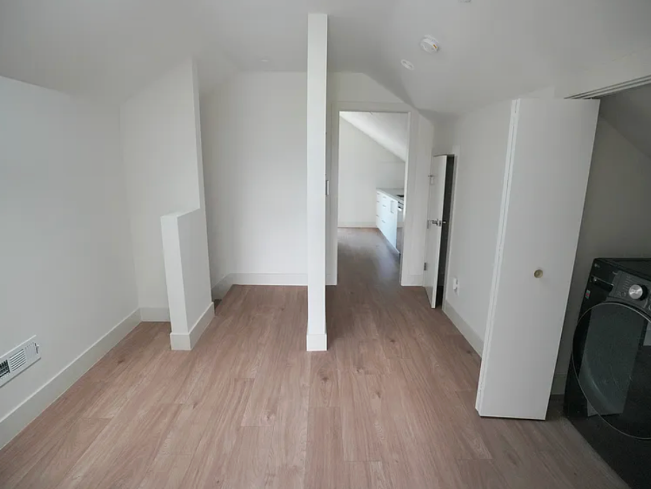 1415 Middlefield Rd - Photo 6 of 13