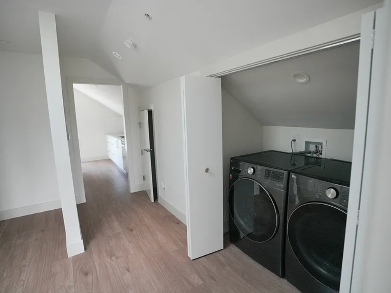 1415 Middlefield Rd - Photo 7 of 13