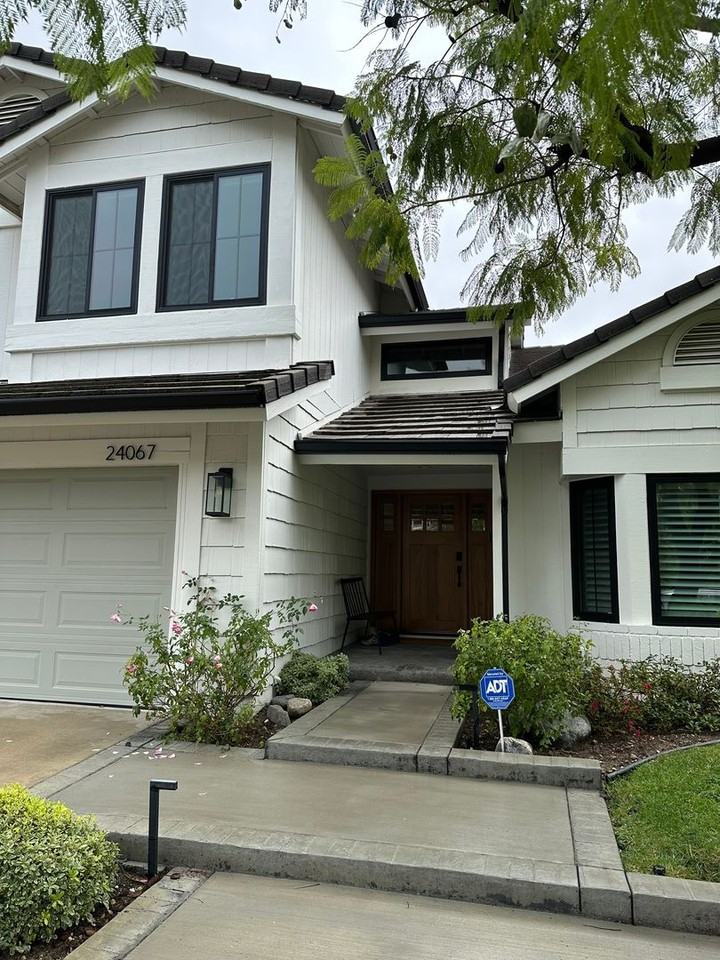 24067 Arminta St - Photo 3 of 26