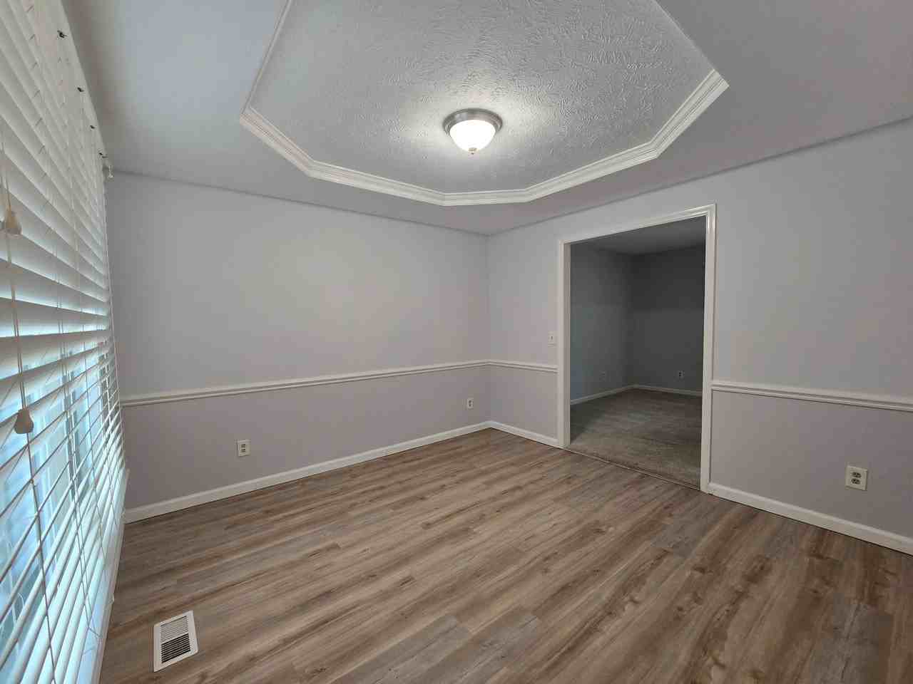 504 Georgetown Cir - Photo 3 of 24