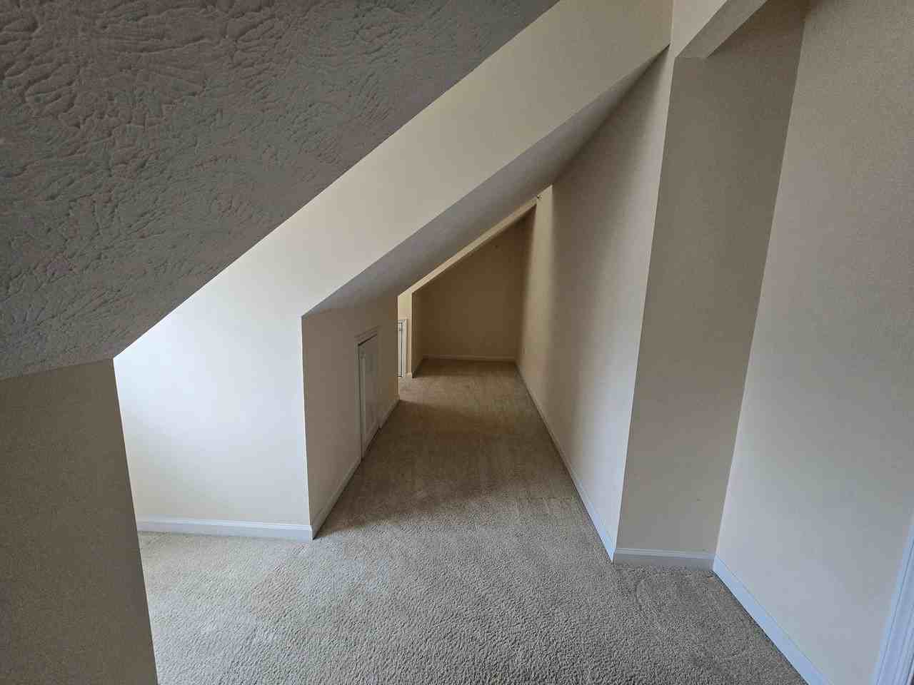 504 Georgetown Cir - Photo 5 of 24