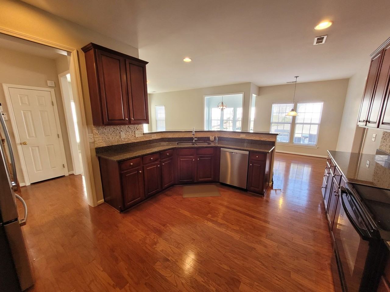 2728 Sunberry Ln Nw - Photo 3 of 17