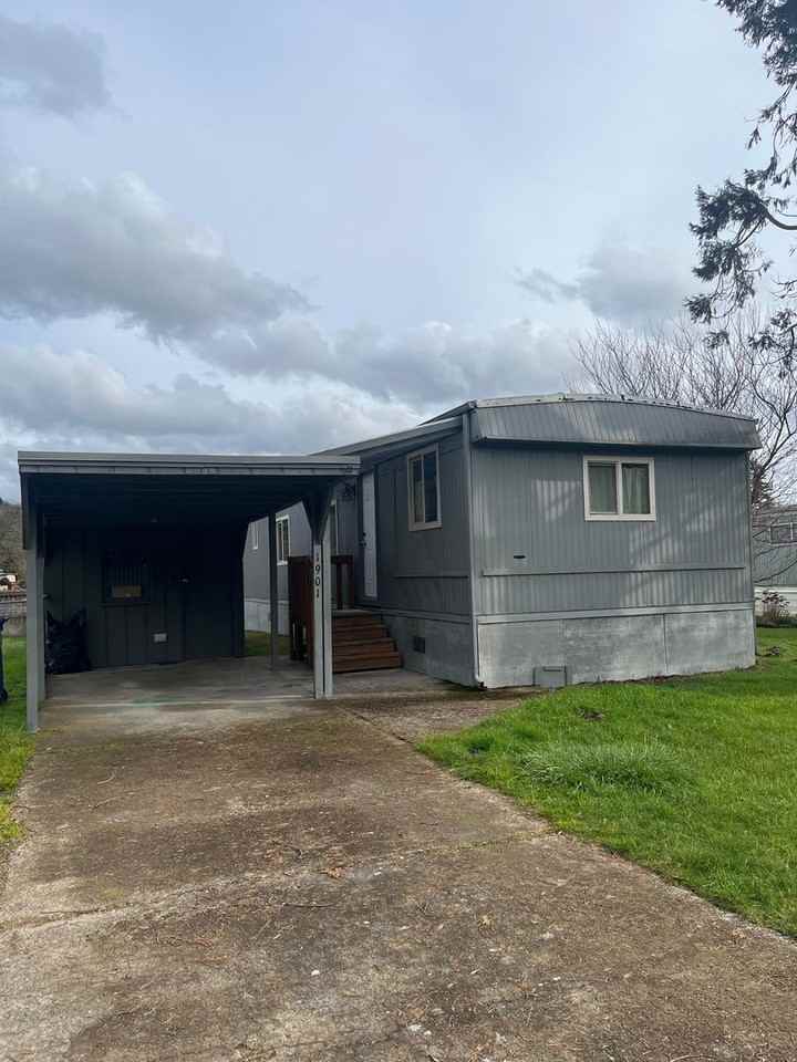 1901 Harbor Dr - Photo 2 of 22