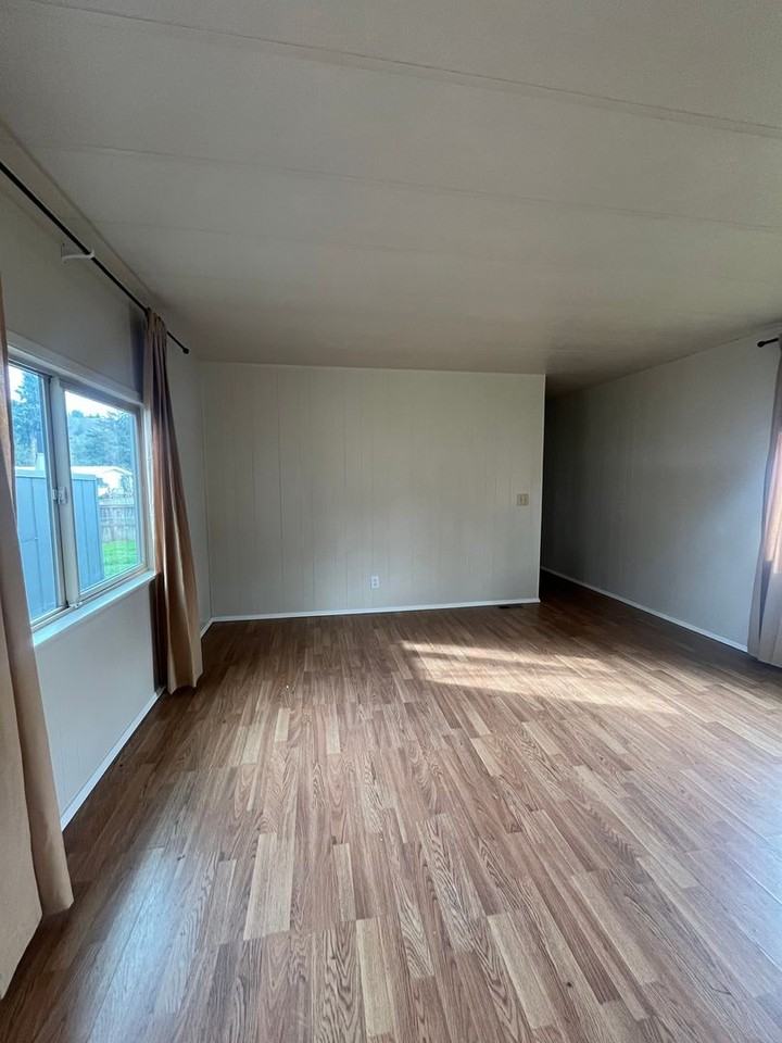 1901 Harbor Dr - Photo 4 of 22