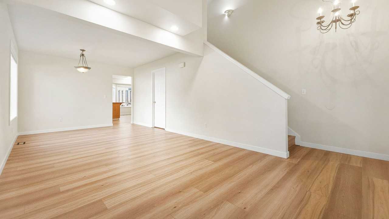 8035 53rd Ave W - Photo 3 of 26