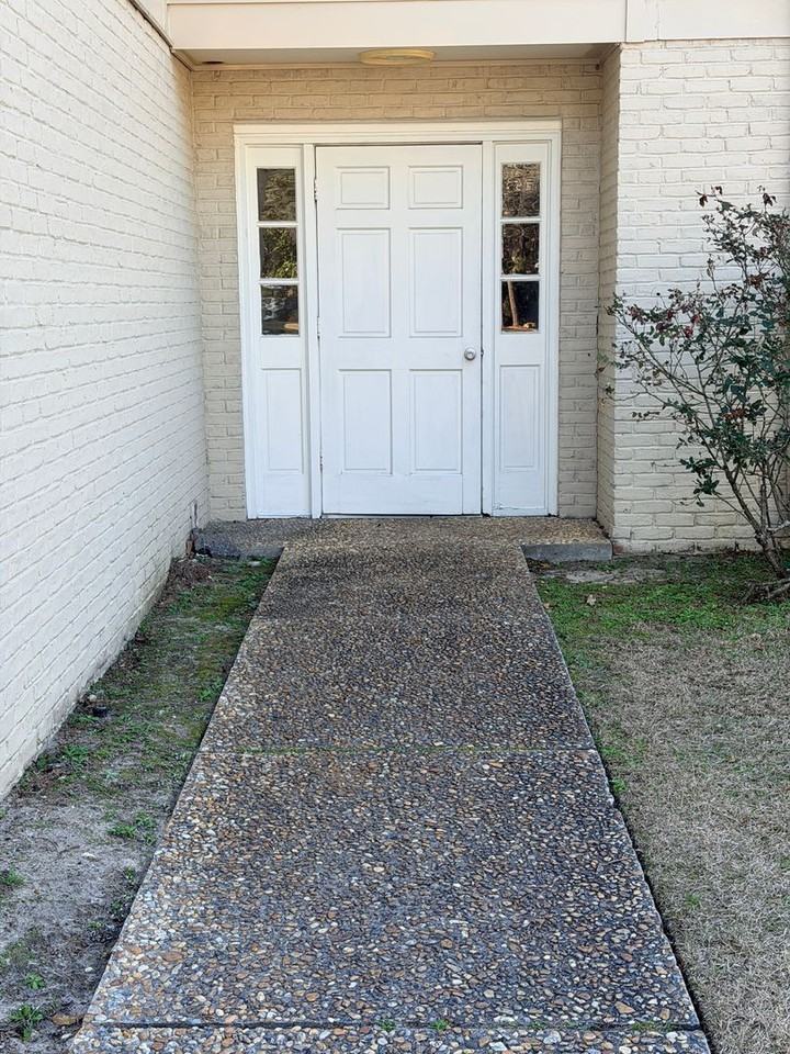 1704 N Patterson St #4 - Photo 3 of 19