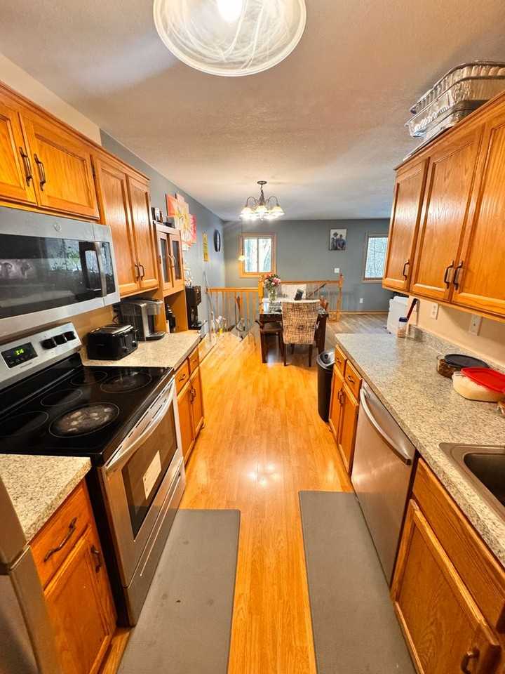 1360 Farrington St - Photo 4 of 24