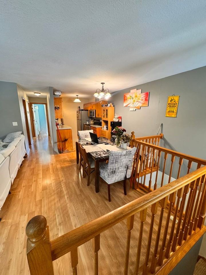 1360 Farrington St - Photo 5 of 24