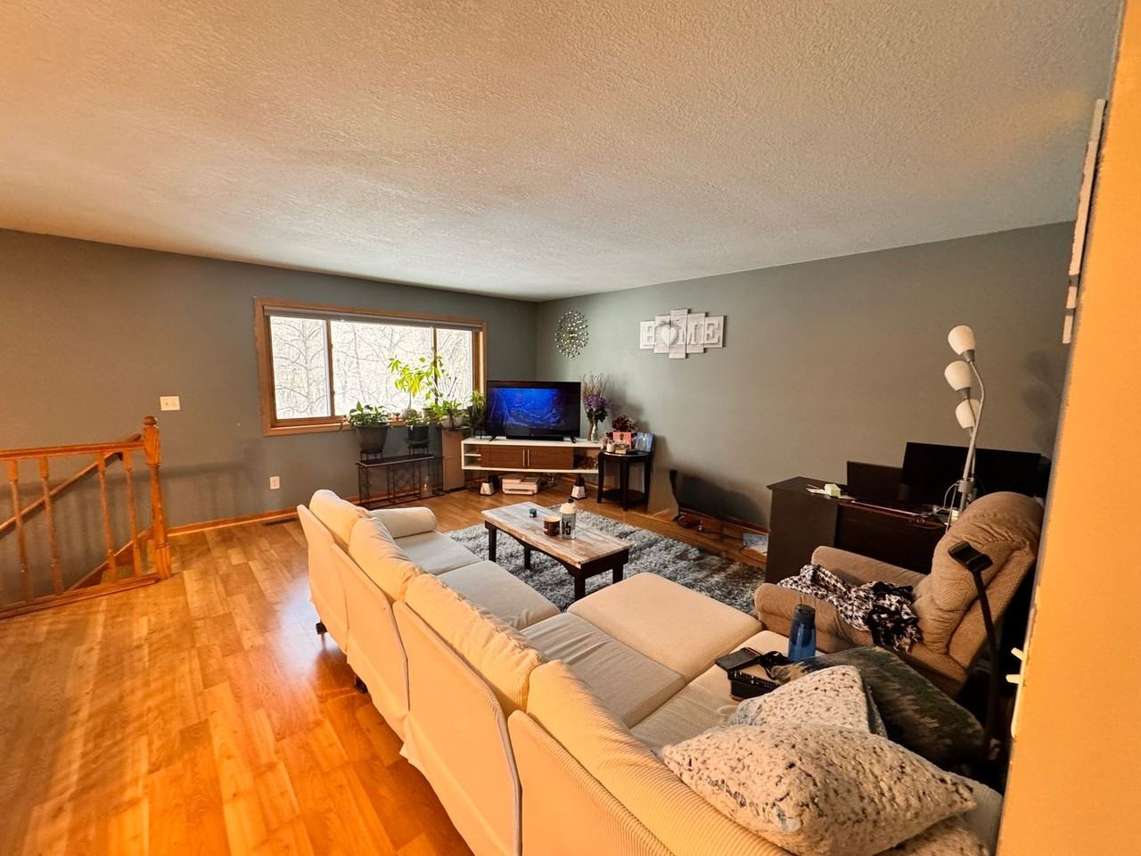 1360 Farrington St - Photo 6 of 24