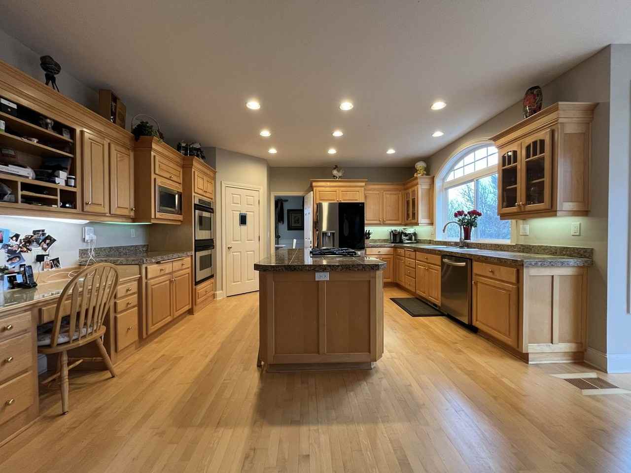 8223 Nw Hazeltine St - Photo 6 of 50