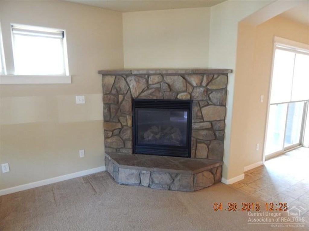 16559 Daisy Pl - Photo 3 of 9