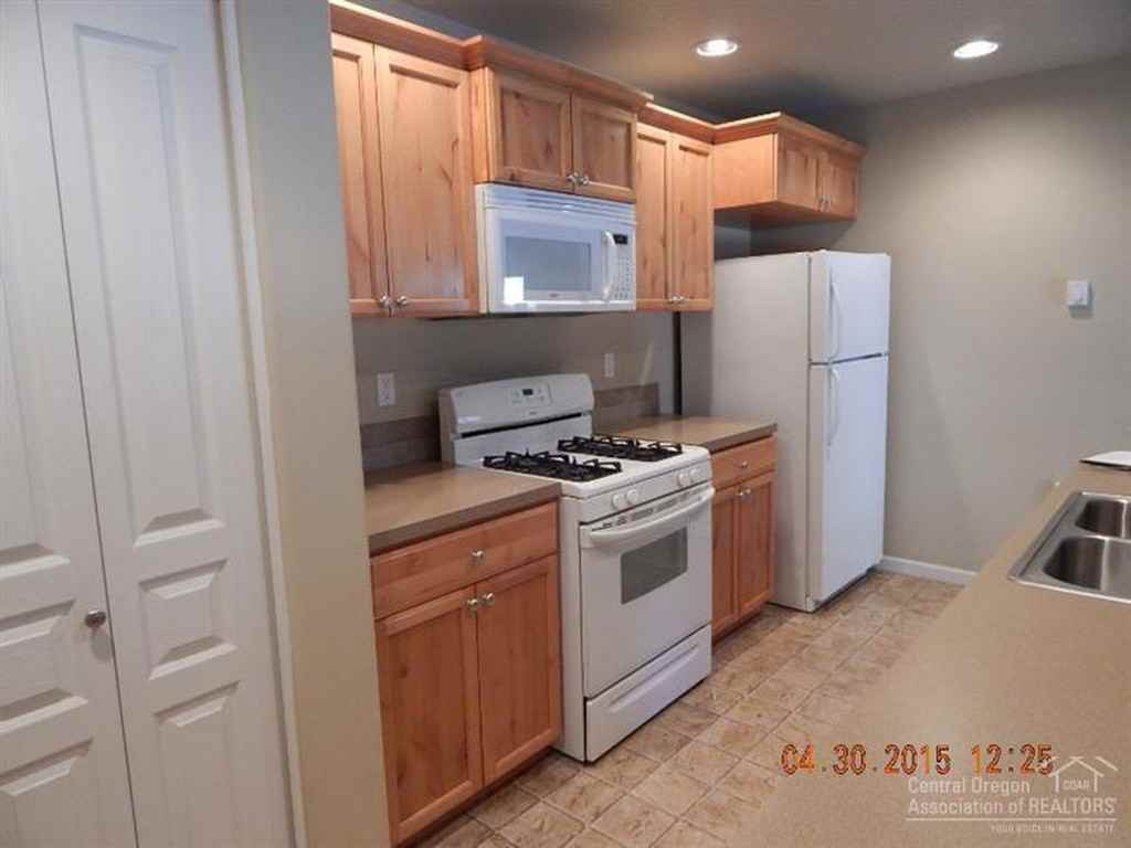 16559 Daisy Pl - Photo 4 of 9