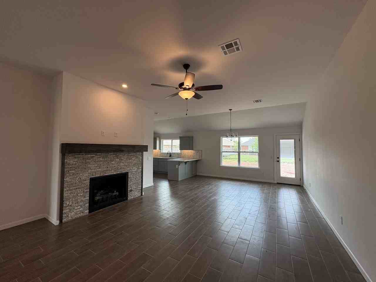 8608 Nw 75th St - Photo 3 of 11