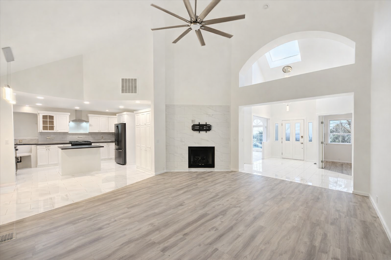 4702 S Palouse Ct - Photo 3 of 29