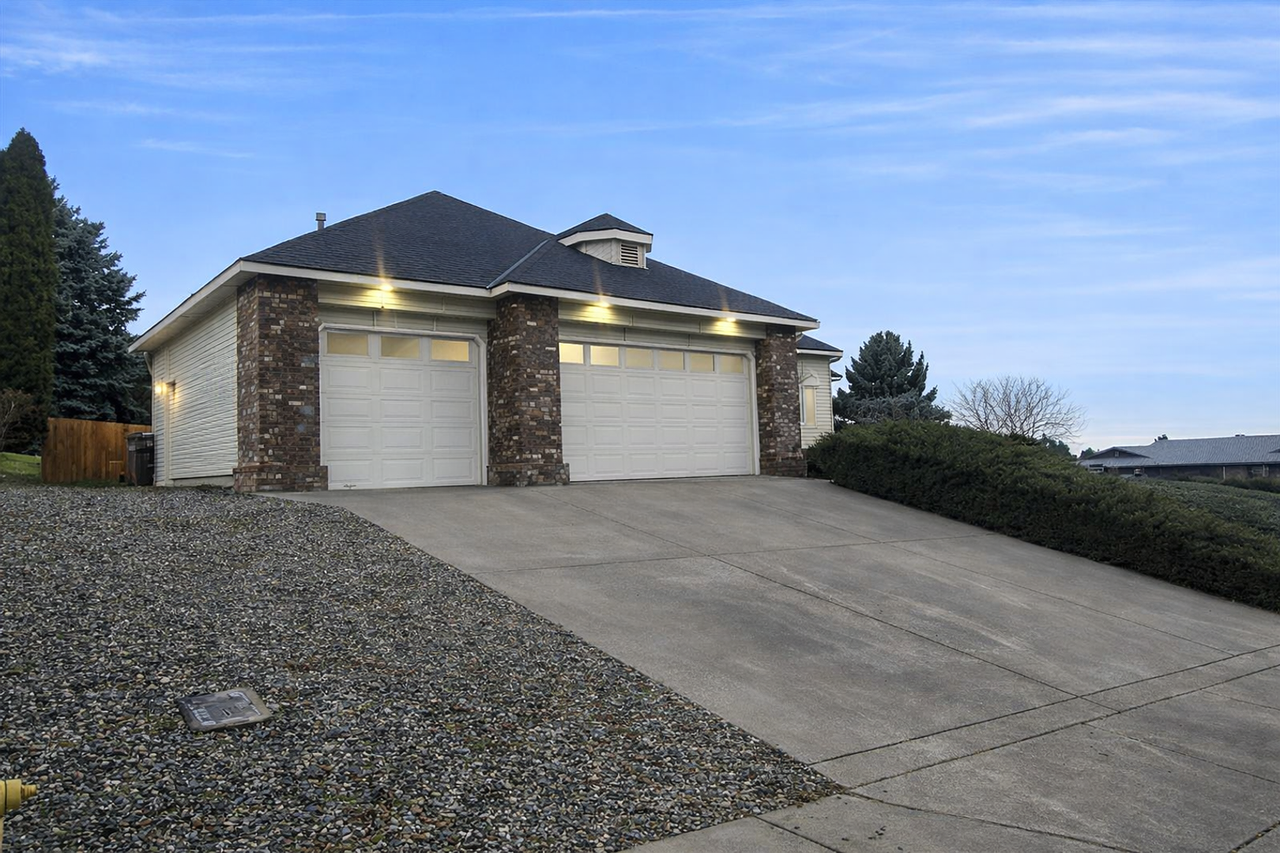 4702 S Palouse Ct - Photo 4 of 29