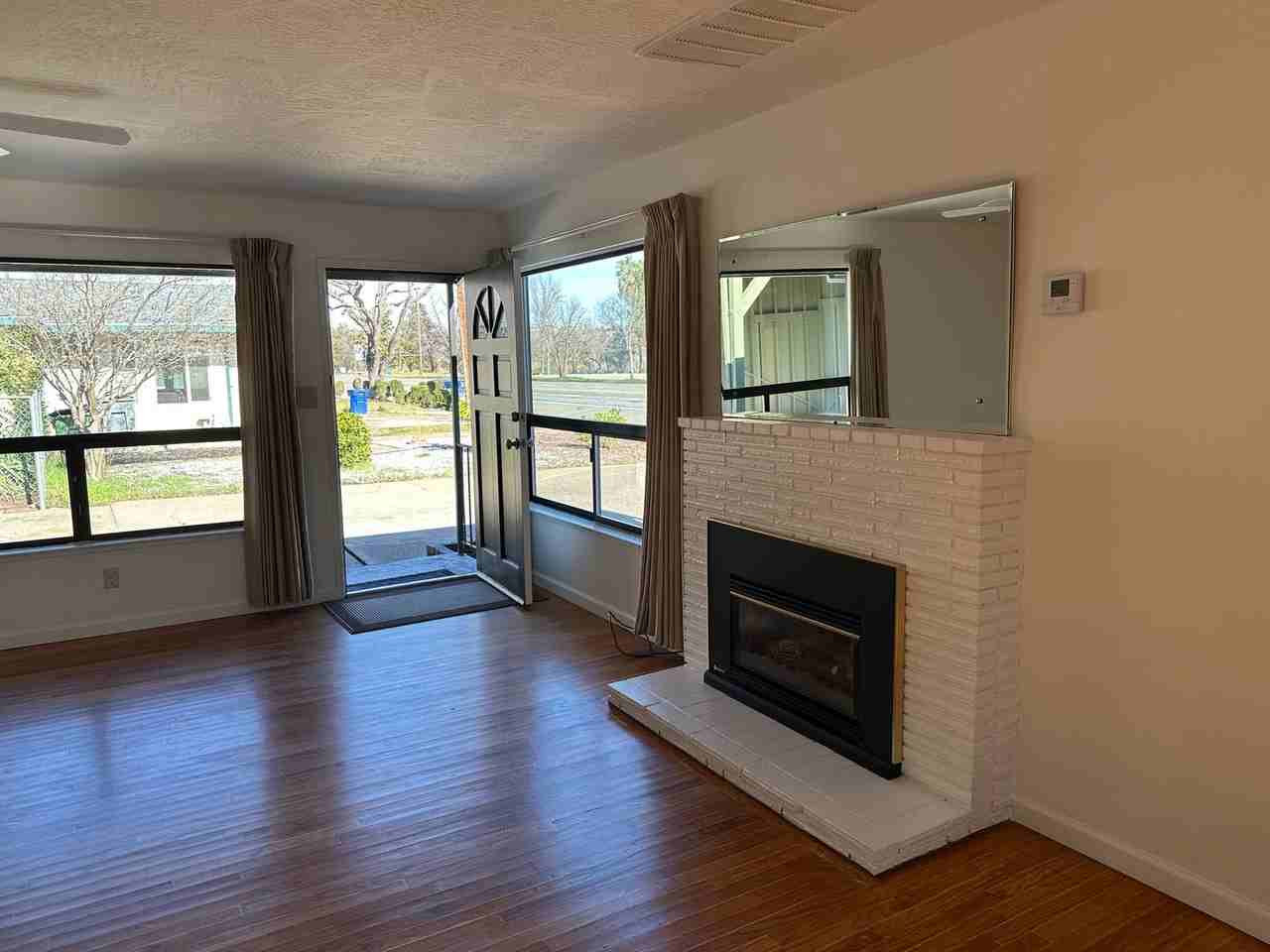 2258 Park Marina Dr - Photo 6 of 35