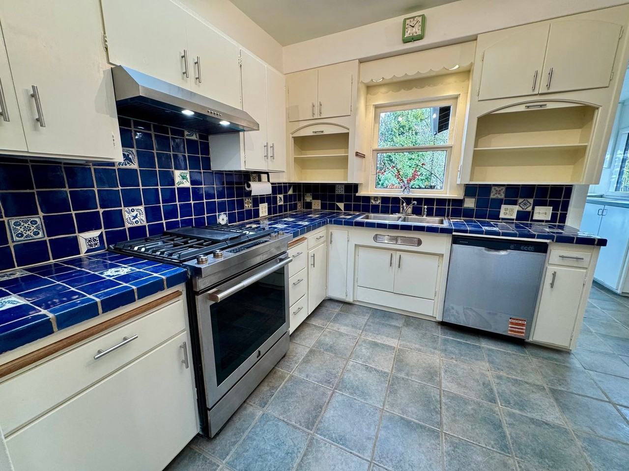 1171 W 5th Ave - Photo 5 of 26