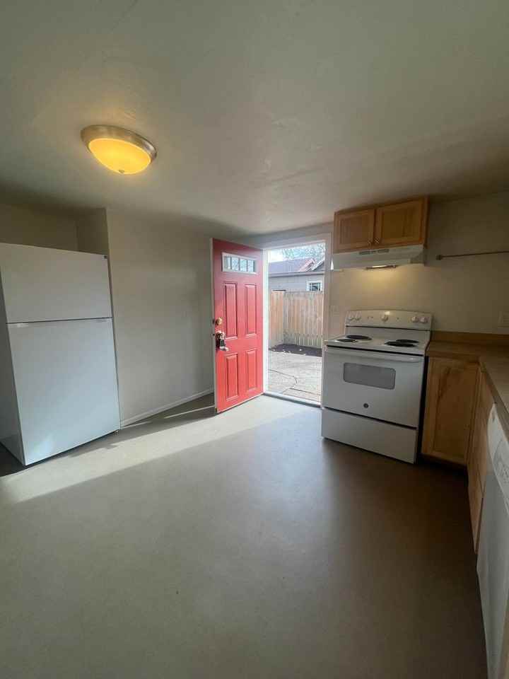 1465 Hayes St - Photo 3 of 19