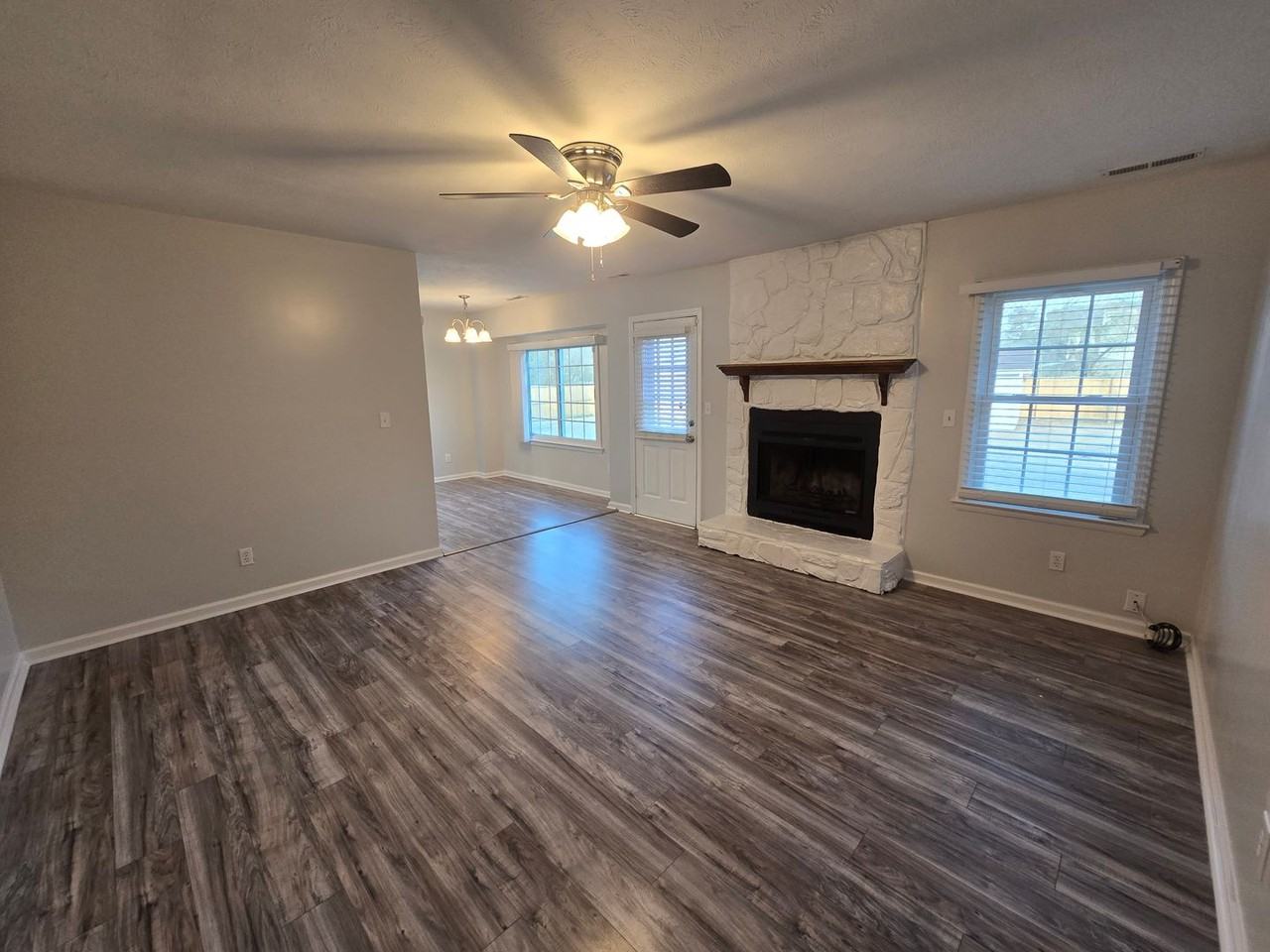 1091 Pleasant Oak Dr - Photo 2 of 27