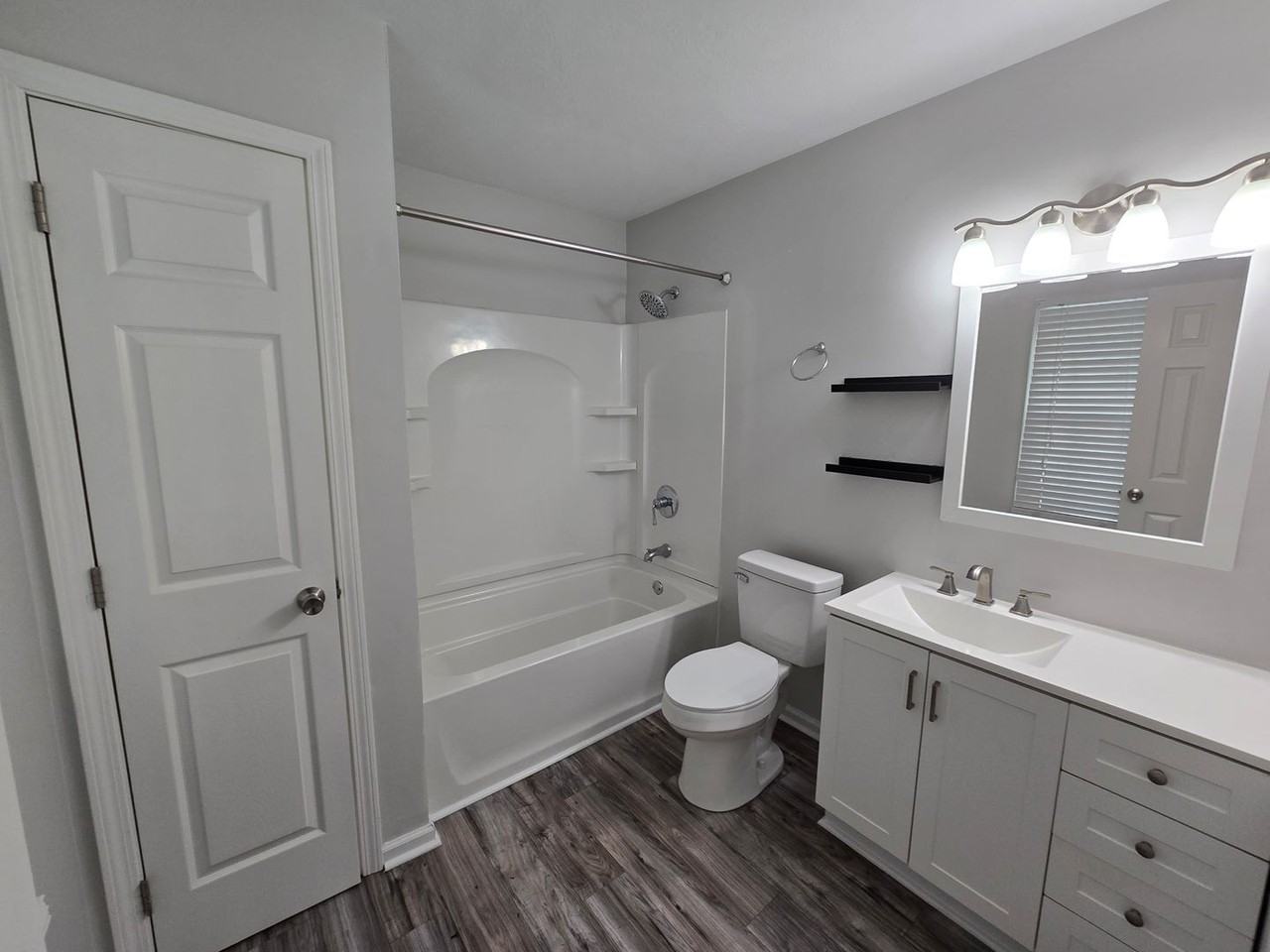 1091 Pleasant Oak Dr - Photo 6 of 27