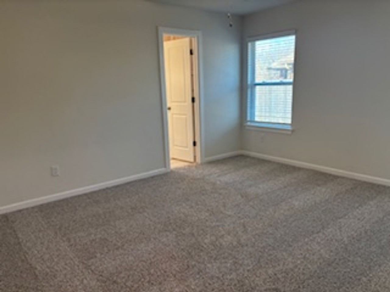 16301 Friar Ct - Photo 3 of 19