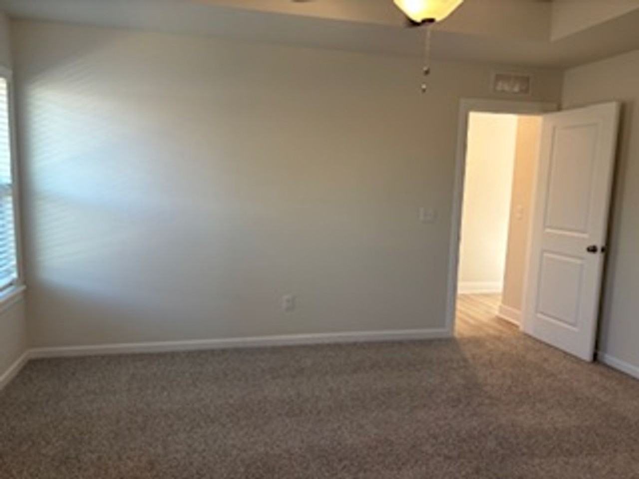 16301 Friar Ct - Photo 7 of 19