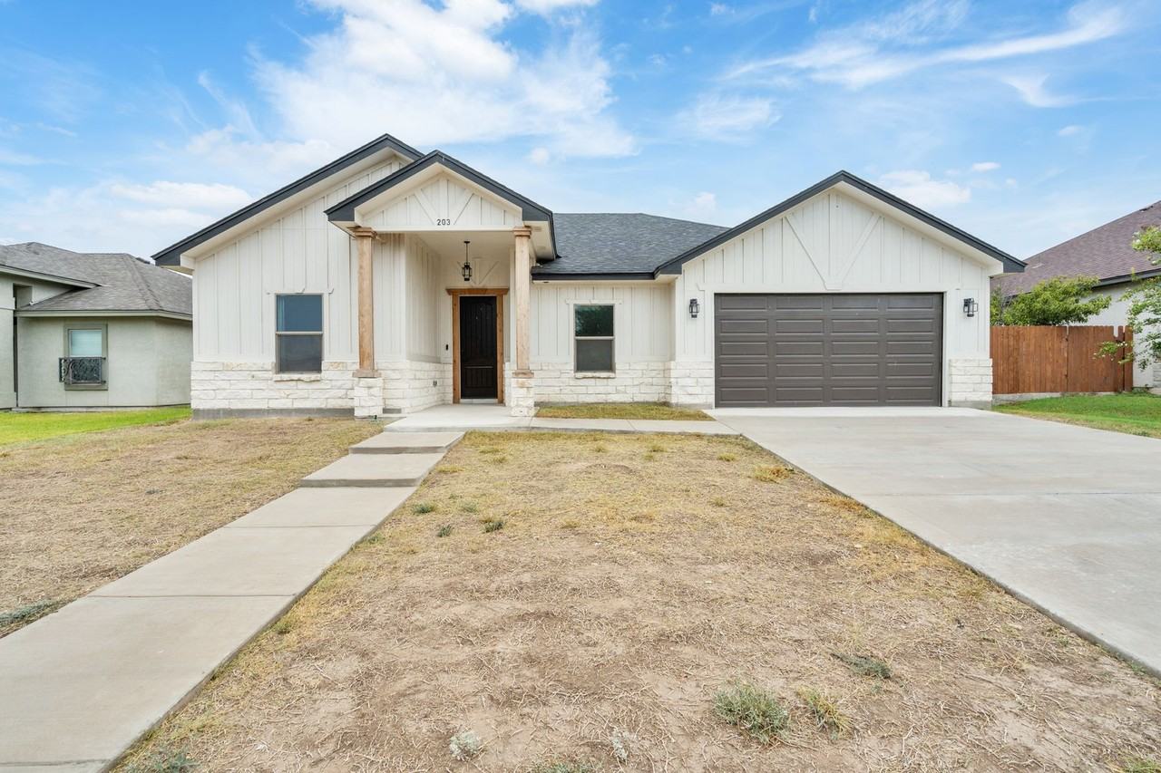 203 Javier Dr - Photo 2 of 46