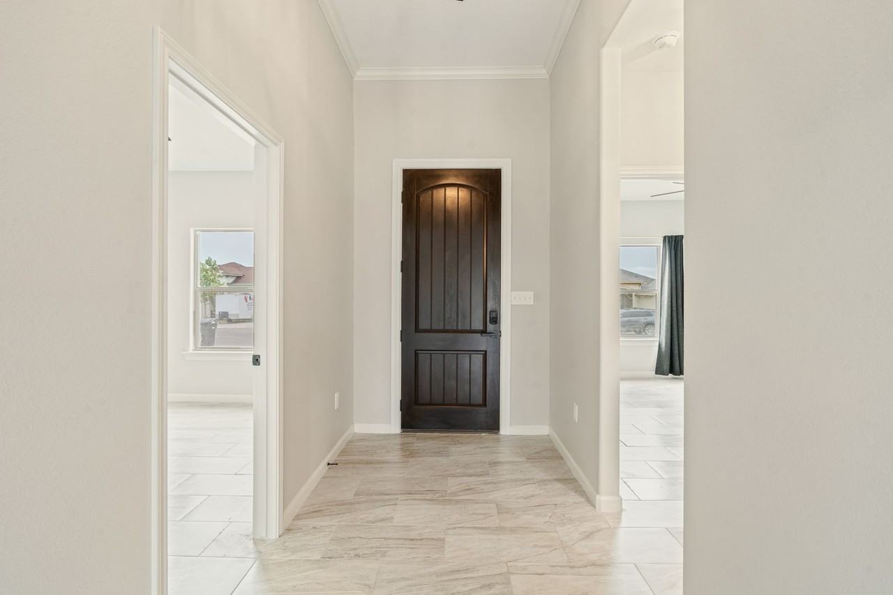 203 Javier Dr - Photo 5 of 46