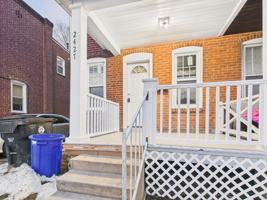 featured image of 2427 Penn St