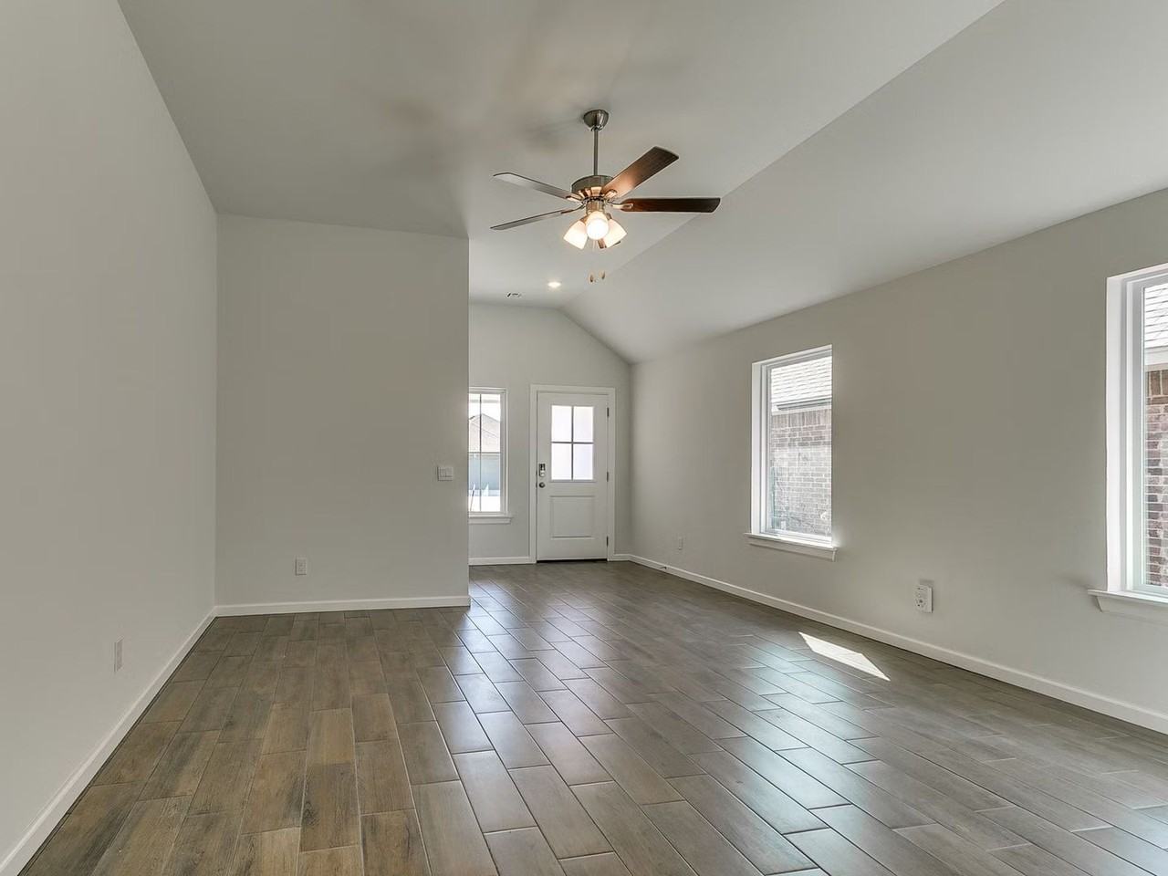 1113 Sw 139th St - Photo 5 of 15