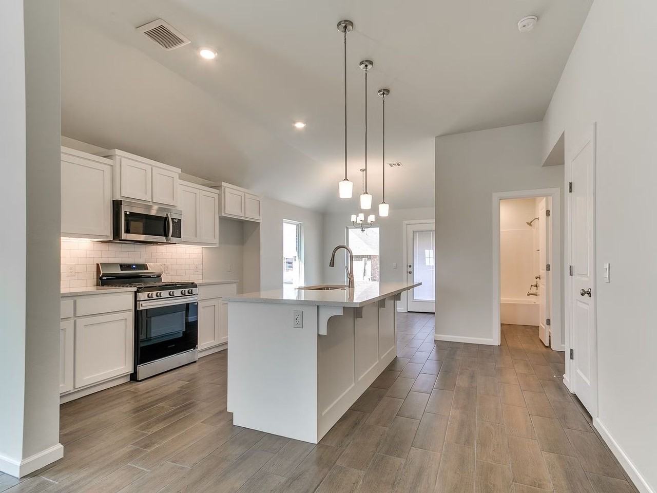 1113 Sw 139th St - Photo 6 of 15