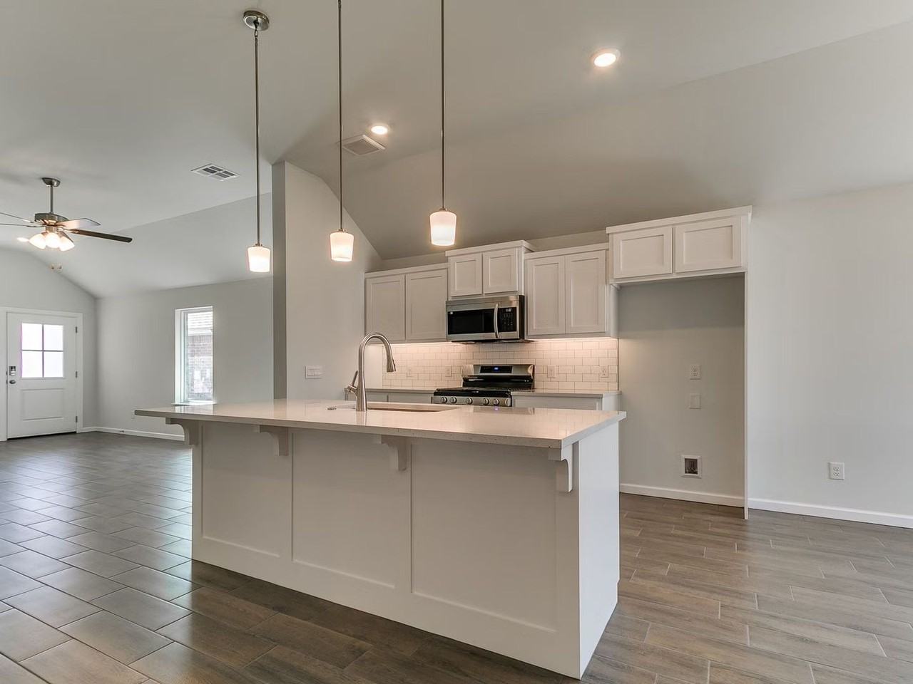 1113 Sw 139th St - Photo 7 of 15