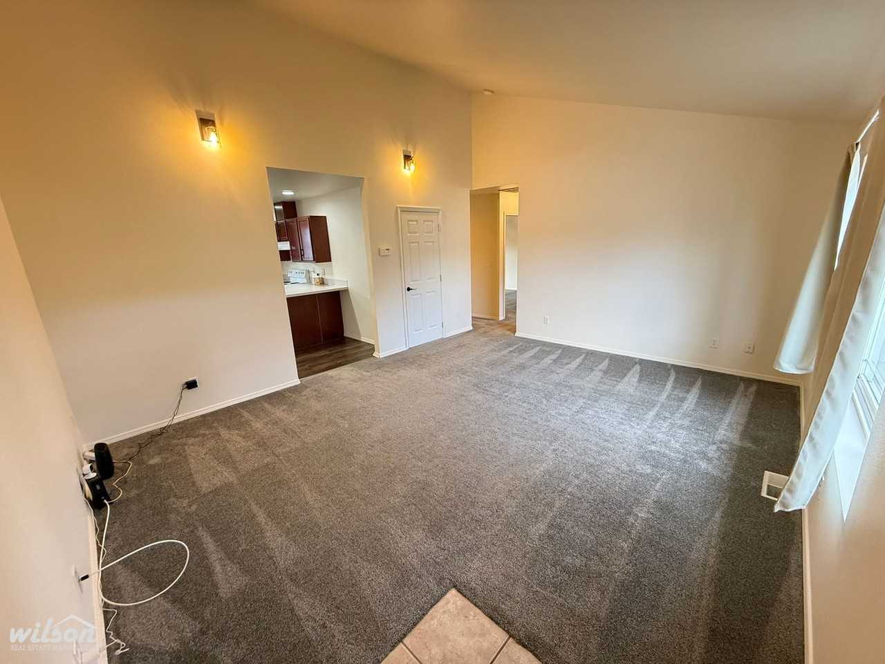 721 S 73rd Ave - Photo 2 of 17