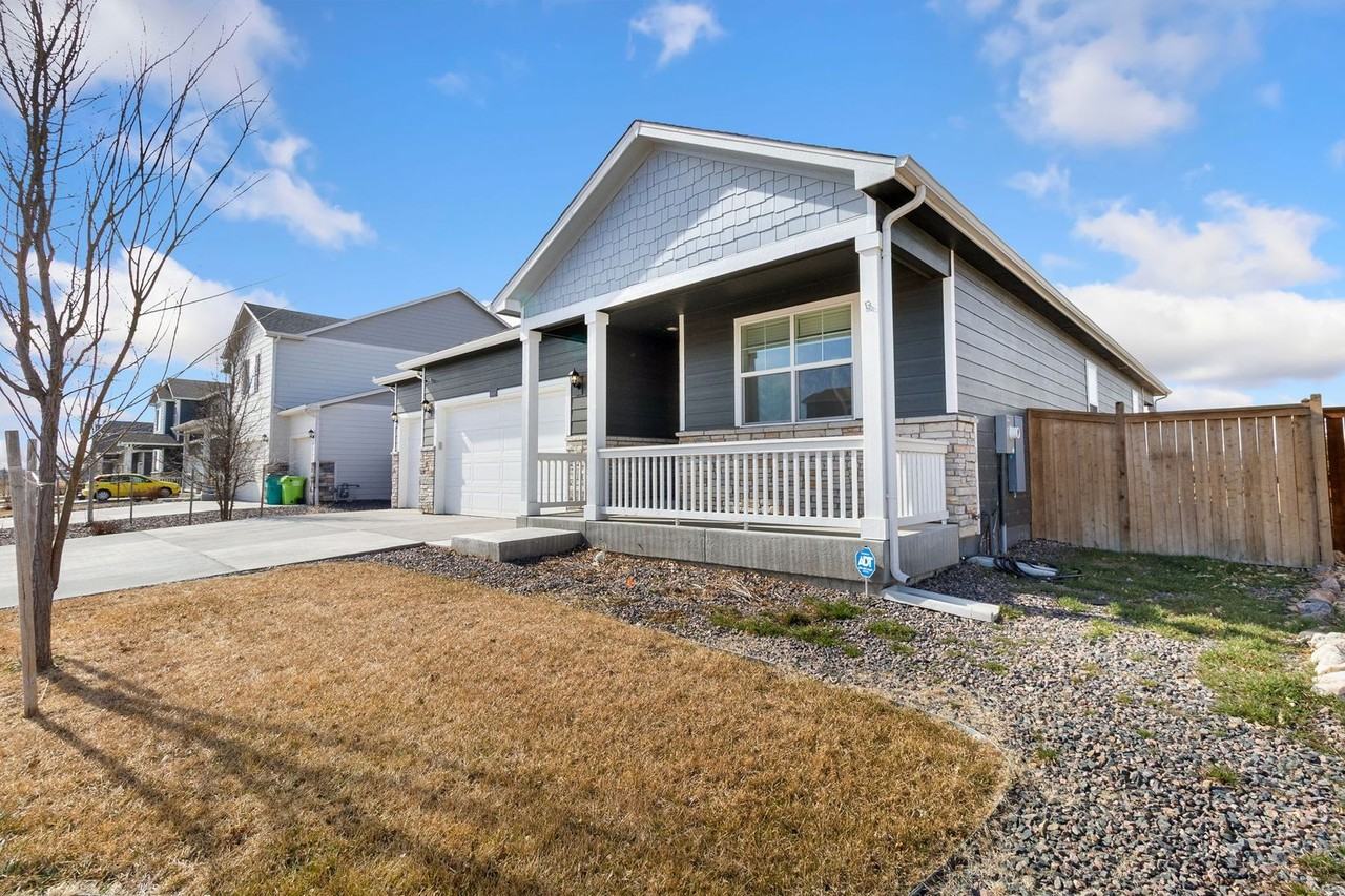 6449 Cranesbill St - Photo 2 of 22