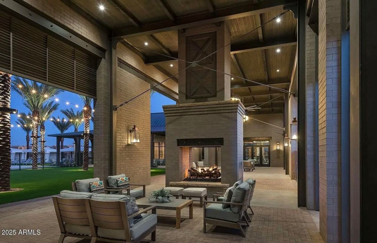 2443 W Maximo Way - Photo 5 of 8