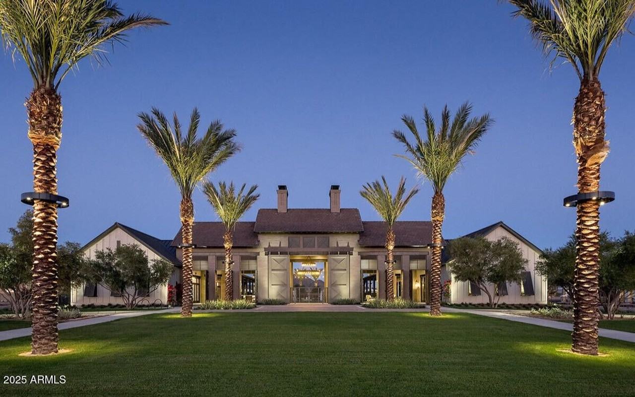 2448 W Maximo Way - Photo 4 of 8